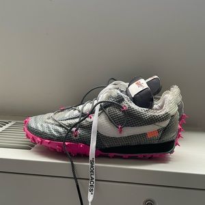 These sneakers are the Nike Off White x Wmns Waffle Racer.